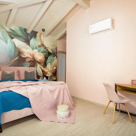 Alomarie By Villsy Villa