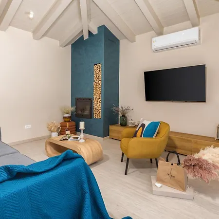 Alomarie By Villsy Villa