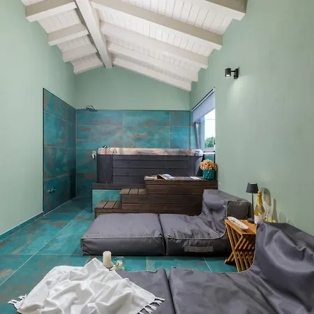 Alomarie By Villsy *