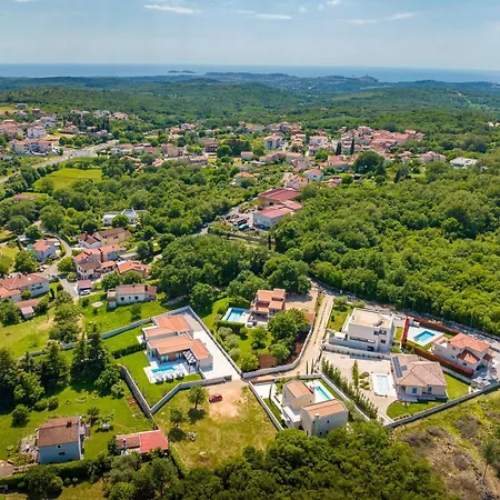 Villa Alomarie By Villsy *