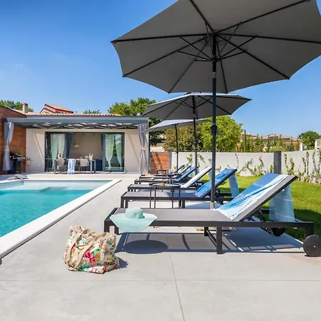 Villa Alomarie By Villsy *